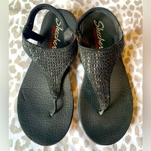 Sketchers Yoga Foam Sandals